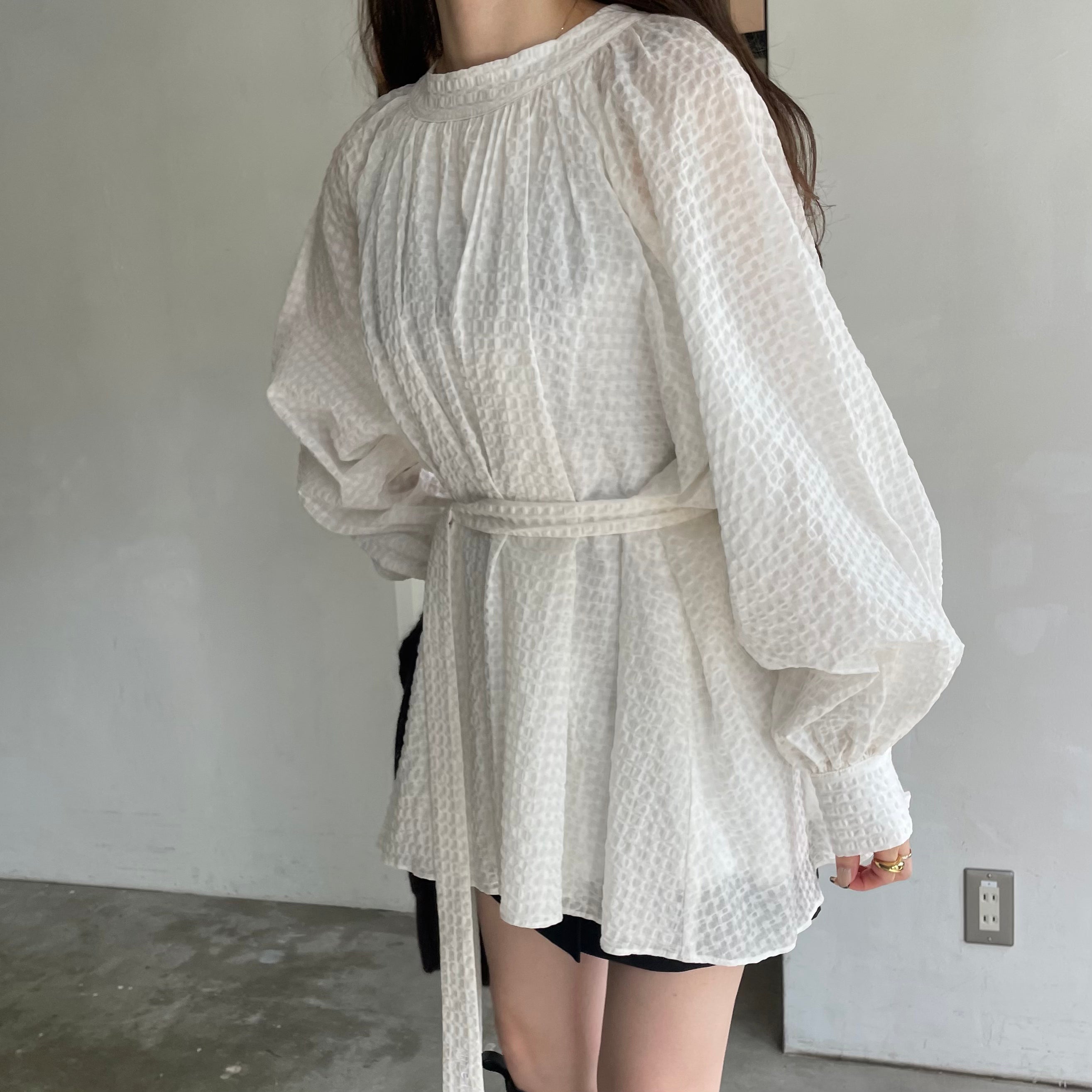 【 sold out 】 volume gather blouse